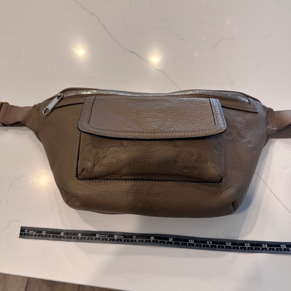 GUCCI - Picture 8 of 12